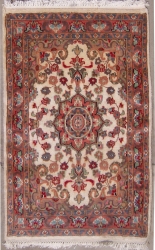 2’1”X2’11” Rug Floral