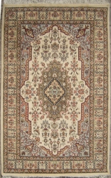 4’0”X6’3” Rug  Pak Persian Design